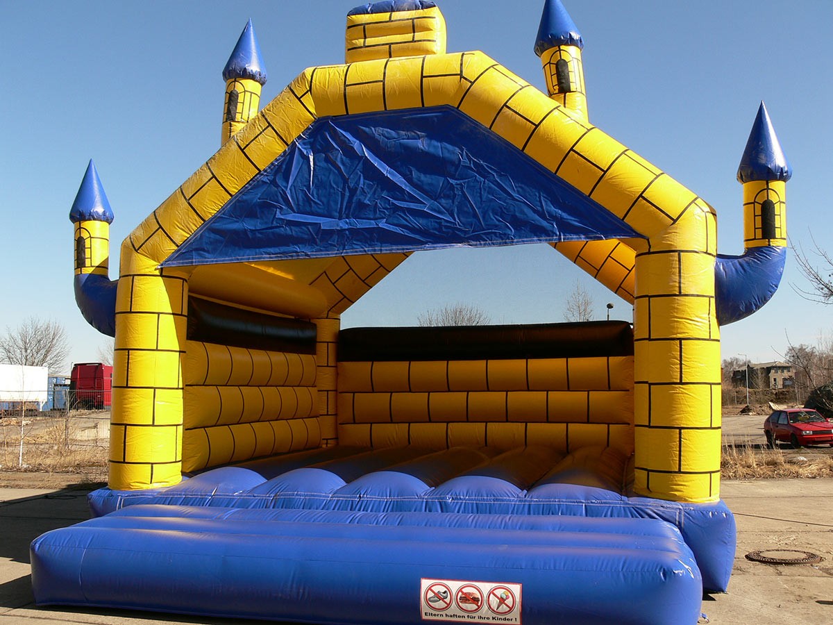 Hüpfburg Märchenschloss vom Testuser